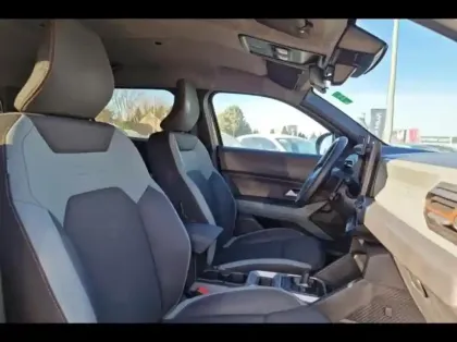 Photo 9 Dacia Duster  1.6 hybrid 140ch Extreme