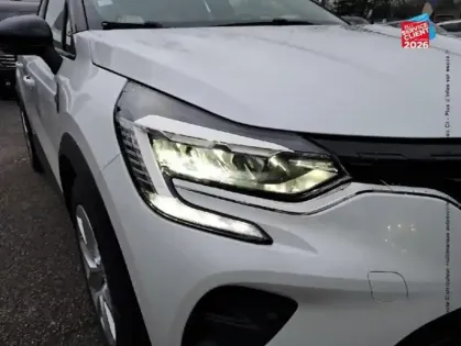 Photo 12 Renault Captur  1.6 E-Tech hybride 145ch Intens -21 GPS