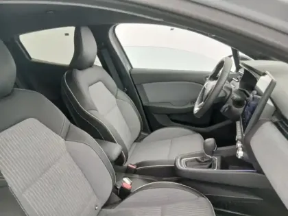 Photo 13 Renault Clio  1.6 E-Tech 145ch full hybrid Techno - 24