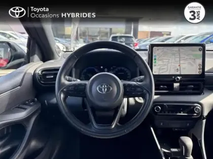 Photo 8 Toyota Yaris  116h Collection Pack Techno + 5p MC24