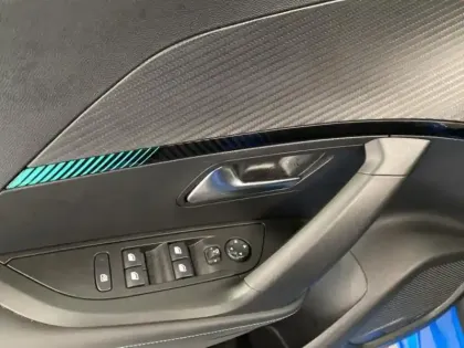 Photo 14 Peugeot 2008  1.2 PureTech 130ch S&S Allure EAT8