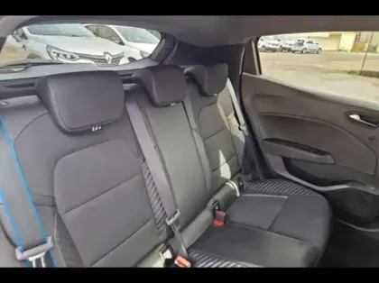 Photo 10 Renault Clio  1.6 E-Tech 145ch full hybrid esprit Alpine - 24