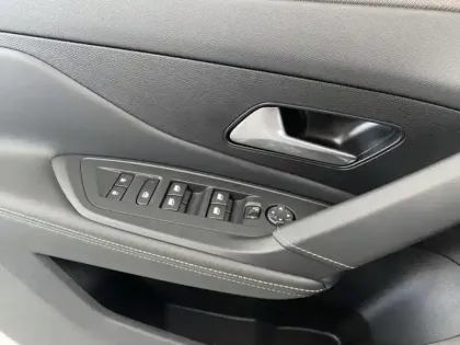 Photo 13 Peugeot 308  SW 1.2 Hybrid 145ch GT e-DCS6