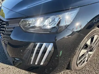 Photo 15 Peugeot 208  PureTech 75 S&S BVM5