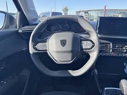 Photo 8 Peugeot 208  PureTech 75 S&S BVM5