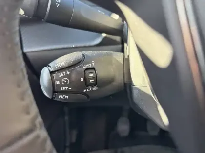 Photo 14 Peugeot 208  PureTech 75 S&S BVM5