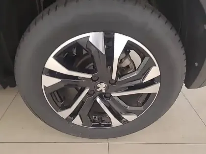 Photo 12 Peugeot 2008  PureTech 130 S&S EAT8