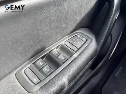 Photo 21 Renault Megane Mégane IV Estate Blue dCi 115