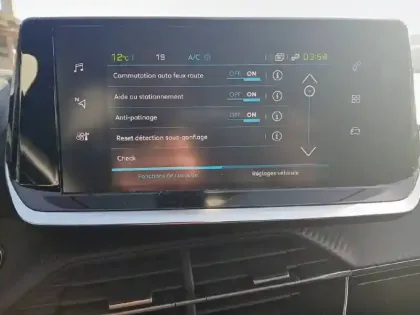 Photo 19 Peugeot 208  Electrique 50 kWh 136ch