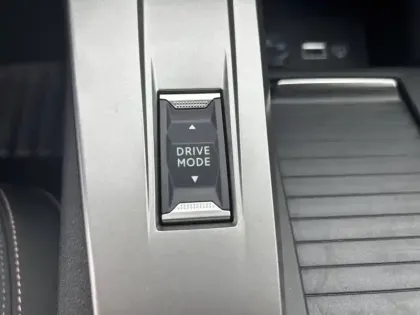 Photo 26 Peugeot 308  SW Hybrid 145 e-DCS6