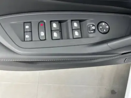 Photo 48 Peugeot 308  SW Hybrid 145 e-DCS6