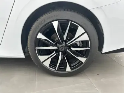 Photo 12 Peugeot 308  SW Hybrid 145 e-DCS6