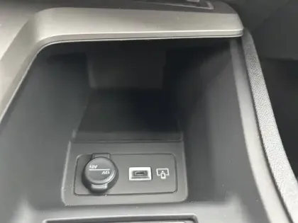 Photo 25 Peugeot 308  SW Hybrid 145 e-DCS6