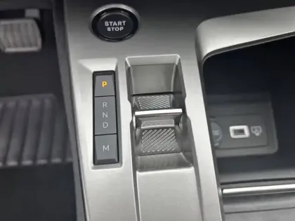 Photo 13 Peugeot 308  SW Hybrid 145 e-DCS6