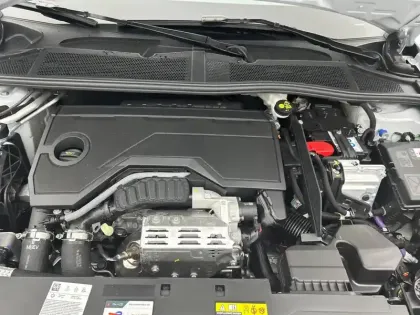 Photo 28 Peugeot 308  SW Hybrid 145 e-DCS6