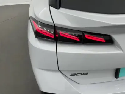 Photo 16 Peugeot 308  SW Hybrid 145 e-DCS6