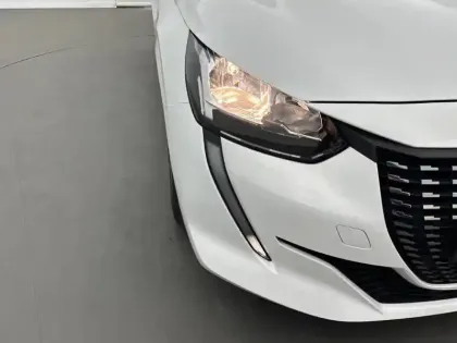 Photo 15 Peugeot 208  PureTech 75 S&S BVM5