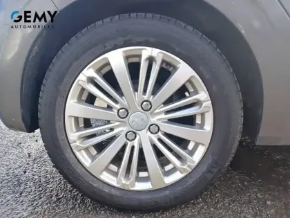 Photo 19 Peugeot 208  1.6 BlueHDi 75ch S&S BVM5