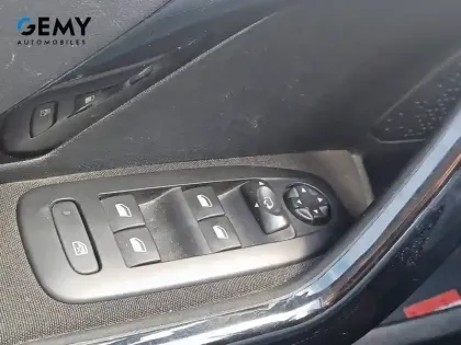 Photo 11 Peugeot 208  1.6 BlueHDi 75ch S&S BVM5