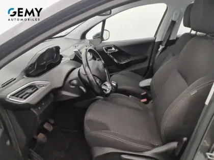 Photo 74 Peugeot 208  1.6 BlueHDi 75ch S&S BVM5