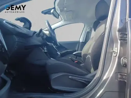 Photo 8 Peugeot 208  1.6 BlueHDi 75ch S&S BVM5