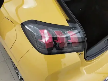 Photo 16 Peugeot 208  PureTech 75 S&S BVM5