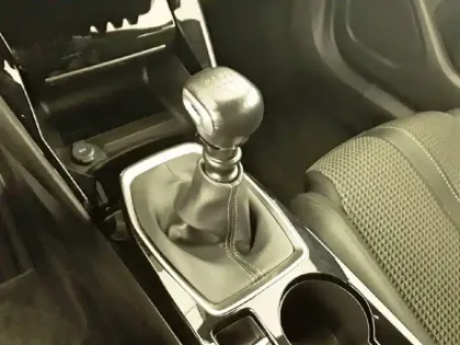 Photo 13 Peugeot 2008 Gén. II Ph1 NG GT 5