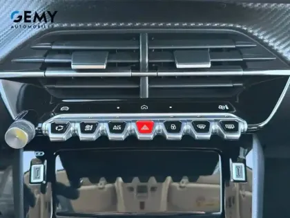 Photo 38 Peugeot 208  Hybrid 100 e-DCS6