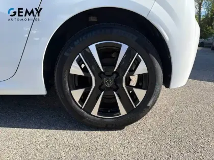 Photo 50 Peugeot 208  Hybrid 100 e-DCS6