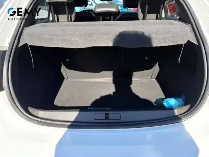 Photo 45 Peugeot 208  Hybrid 100 e-DCS6