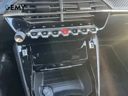 Photo 15 Peugeot 2008  PureTech 130 S&S EAT8