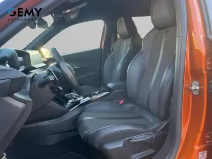 Photo 8 Peugeot 2008  PureTech 130 S&S EAT8