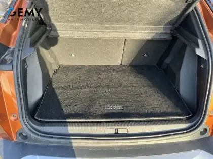 Photo 5 Peugeot 2008  PureTech 130 S&S EAT8