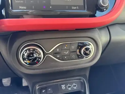 Photo 14 Renault Twingo  III TCe 95