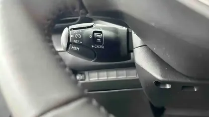 Photo 14 Peugeot 208  Hybrid 110 ch e-DCS6