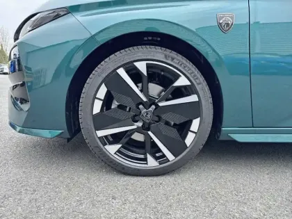 Photo 32 Peugeot 308  Hybrid 145 e-DCS6