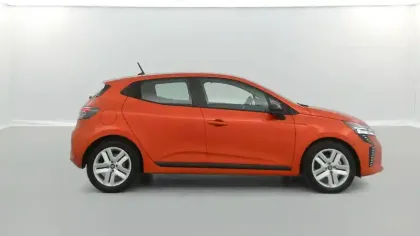Photo 23 Renault Clio  E-Tech full hybrid 145