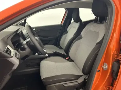 Photo 26 Renault Clio  E-Tech full hybrid 145