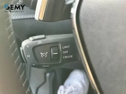 Photo 34 Peugeot 2008  Hybrid 145 e-DCS6