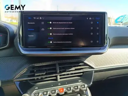 Photo 17 Peugeot 208  Hybrid 100 e-DCS6