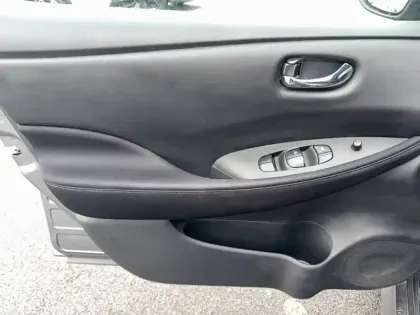 Photo 10 Nissan Leaf  Electrique 40kWh