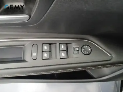 Photo 11 Peugeot 3008 Gén. II Ph1 GT Line 5