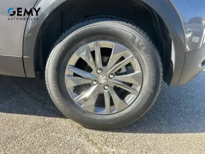 Photo 44 Peugeot 2008  PureTech 100 S&S BVM6