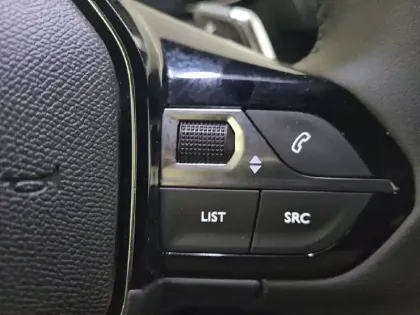 Photo 117 Peugeot 2008  Hybrid 145 e-DCS6
