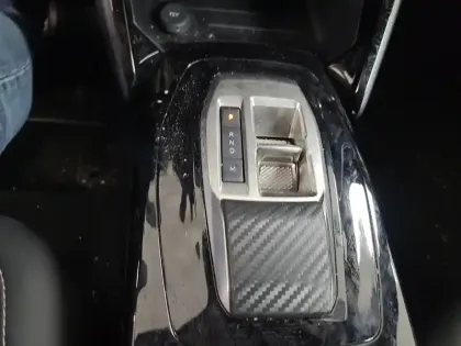 Photo 19 Peugeot 2008  Hybrid 145 e-DCS6