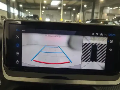 Photo 13 Peugeot 2008  Hybrid 145 e-DCS6