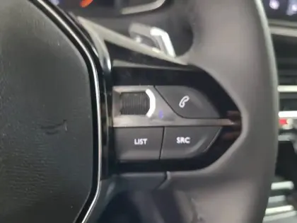 Photo 15 Peugeot 2008  Hybrid 145 e-DCS6