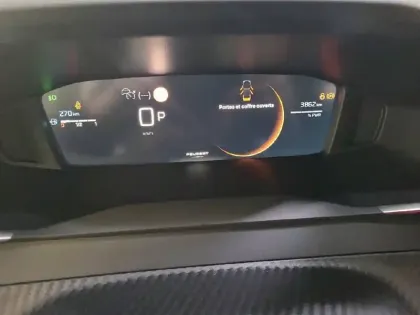 Photo 66 Peugeot 2008  Hybrid 145 e-DCS6