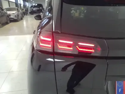 Photo 24 Peugeot 2008  Hybrid 145 e-DCS6