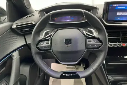 Photo 10 Peugeot 2008  Hybrid 145 e-DCS6